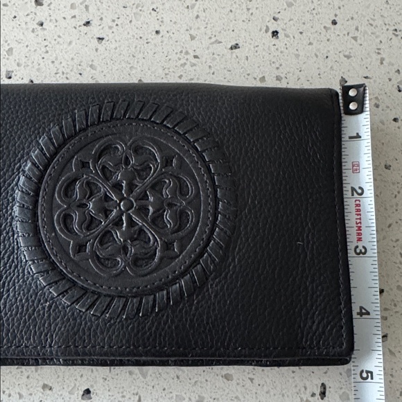 Brighton Ferrara Folio Wide Black Leather Wallet Embossed Pattern Travel Casual - Picture 6 of 12